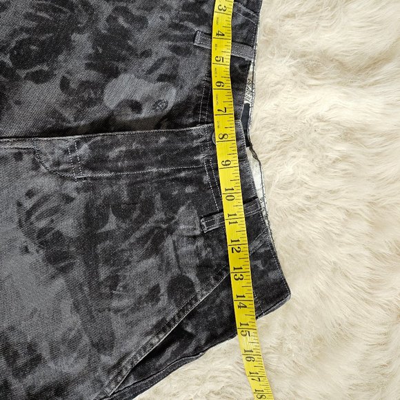 VANS Men's Black Thai Dye Cargo Shorts Size 28 - Picture 4 of 9